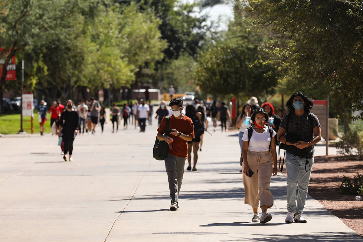 Students walk between classes at UNLV in Las Vegas Thursday, Sept. 16, 2021. (Rachel Aston/Las ...