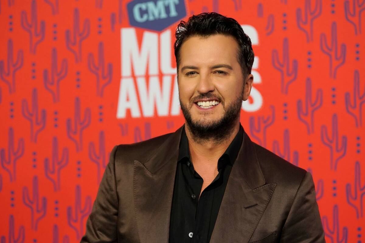 Luke Bryan arrives at the CMT Music Awards at the Bridgestone Arena in Nashville, Tenn., in Jun ...