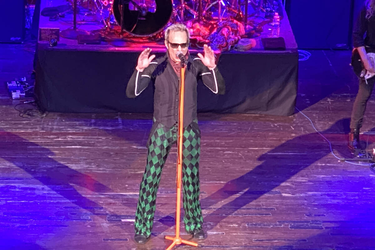 Original Van Halen Front Man David Lee Roth Is Retiring