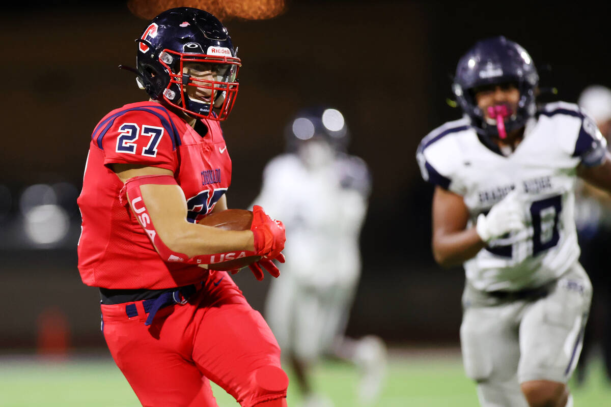 Coronado's Mohammad Maali (27) makes a catch in the second half of a football game against Shad ...