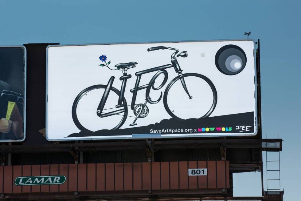 Billboard oleh Joseph Watson (Christopher DeVargas untuk Meow Wolf) 4360 S Decatur Blvd