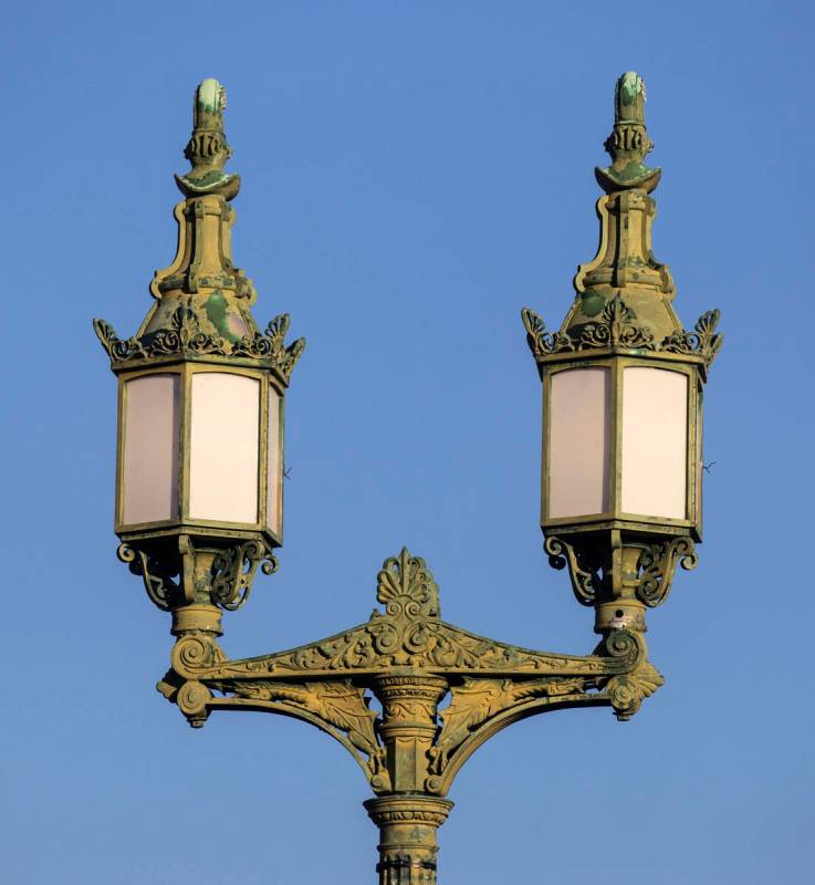 The historic street lamps atop London Bridge are shown on Sunday, Oct. 3, 2021, in Lake Havasu, ...