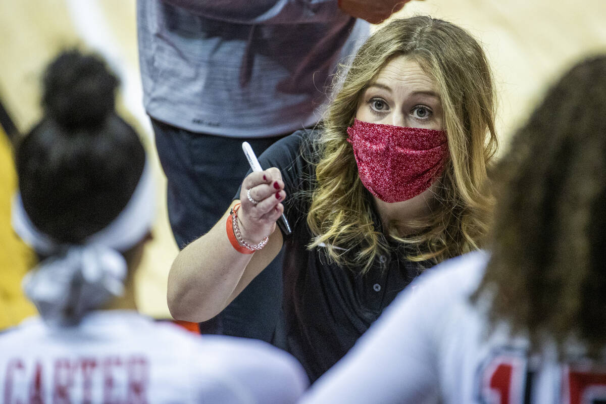 UNLV Lady Rebels head coach Lindy La Rocque instructs her players during a time out versus the ...