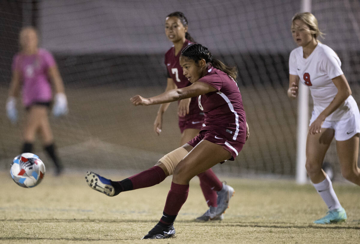 Desert Oasis' Jessica Leon (8) passes the shot  with Coronado's Misha Yap (8) defending successful  the f ...