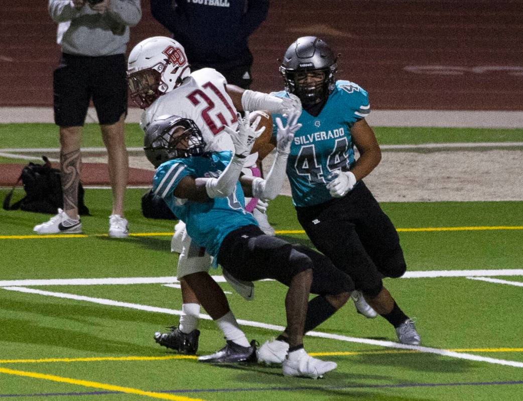 Siverado HighÕs center back Shyne Johnson (4) intercepts the ball intended to Desert Oasis ...