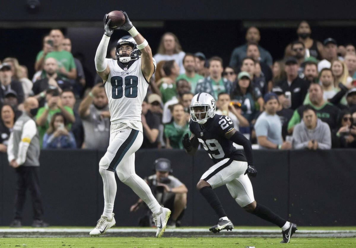 Philadelphia Eagles tight end Dallas Goedert (88) makes a catch against Raiders cornerback Case ...