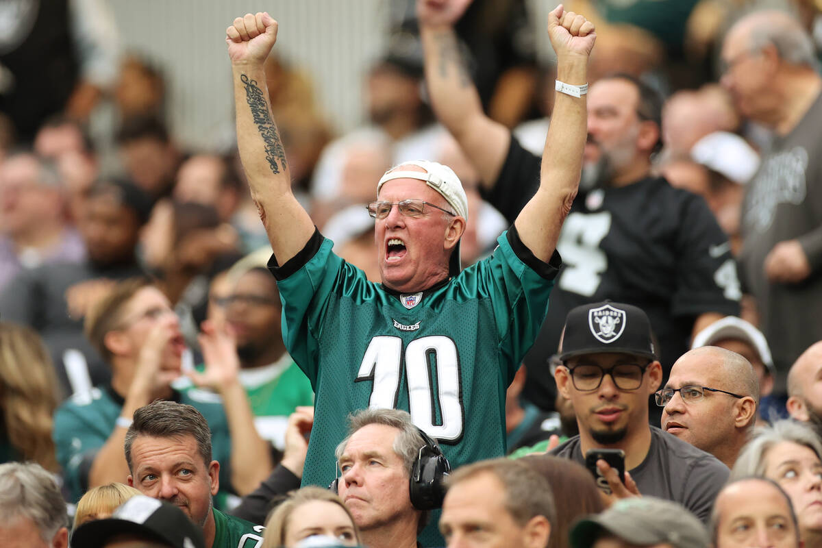 Eagles fans flock to Vegas for 4-day tailgate, Raiders News