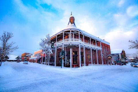 Weatherford Hotel downtown Flagstaff (Discover Flagstaff)