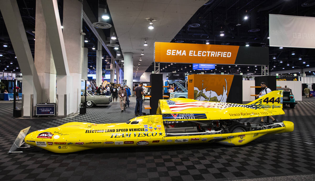 The Team Vesco 444 reVolt Systems Ҍittle GiantӠstreamliner, which reached a 353-mph ...
