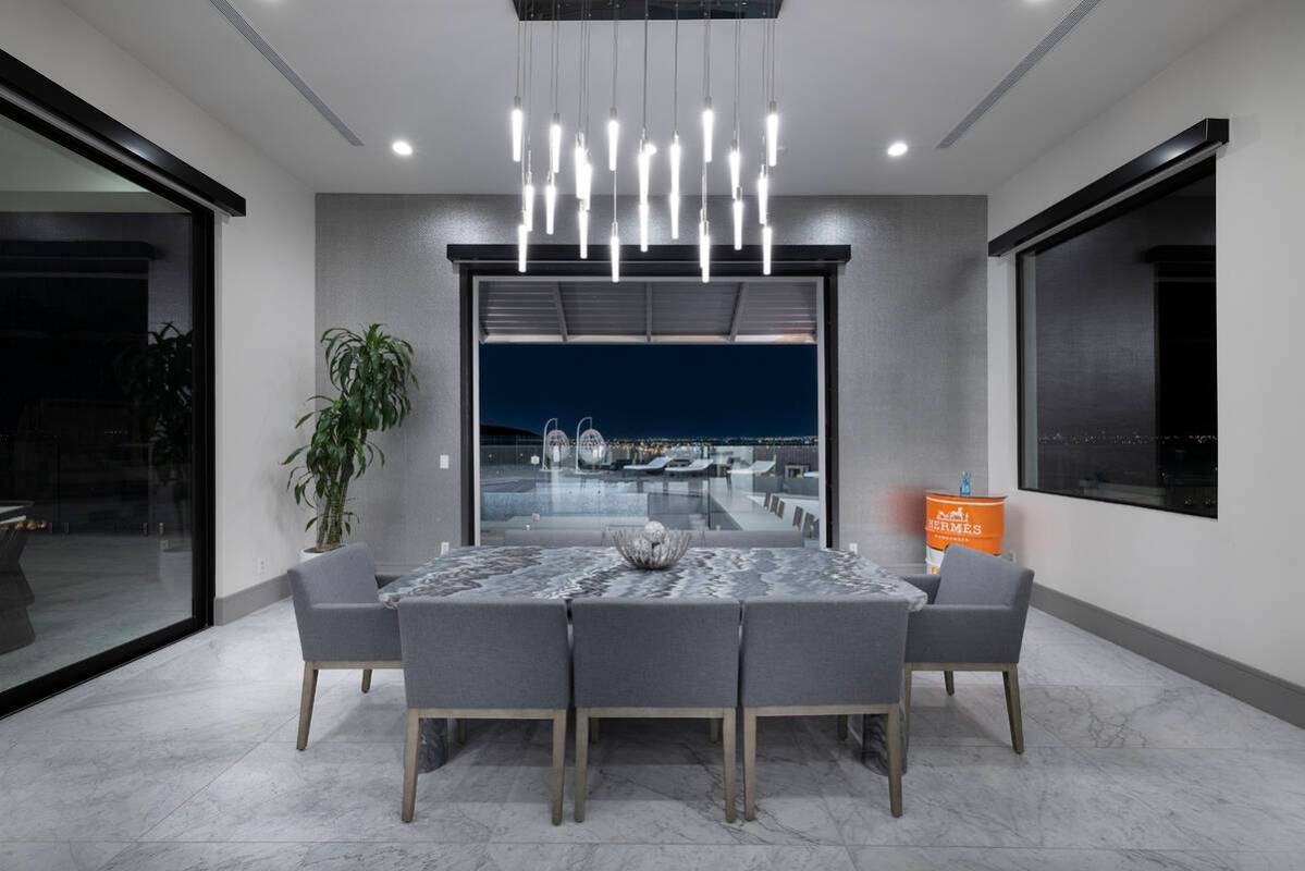 A dining nook. (Las Vegas Sotheby’s International Realty)