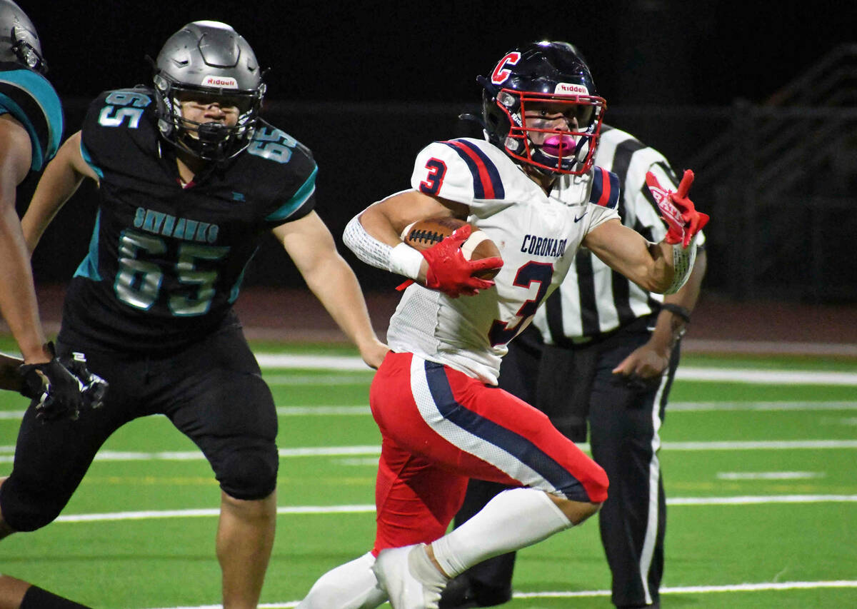 Coronado’s Chris Avila breaks away for a long run during a 4A state semifinal game again ...