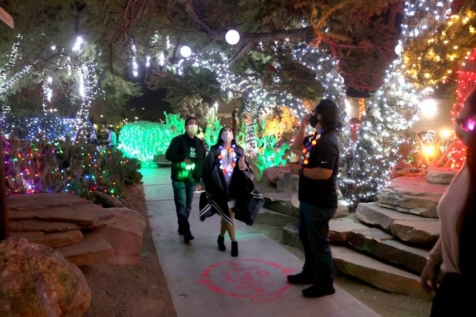 Las Vegas Christmas 2019: Christmas Lights, Shows & Events in Vegas