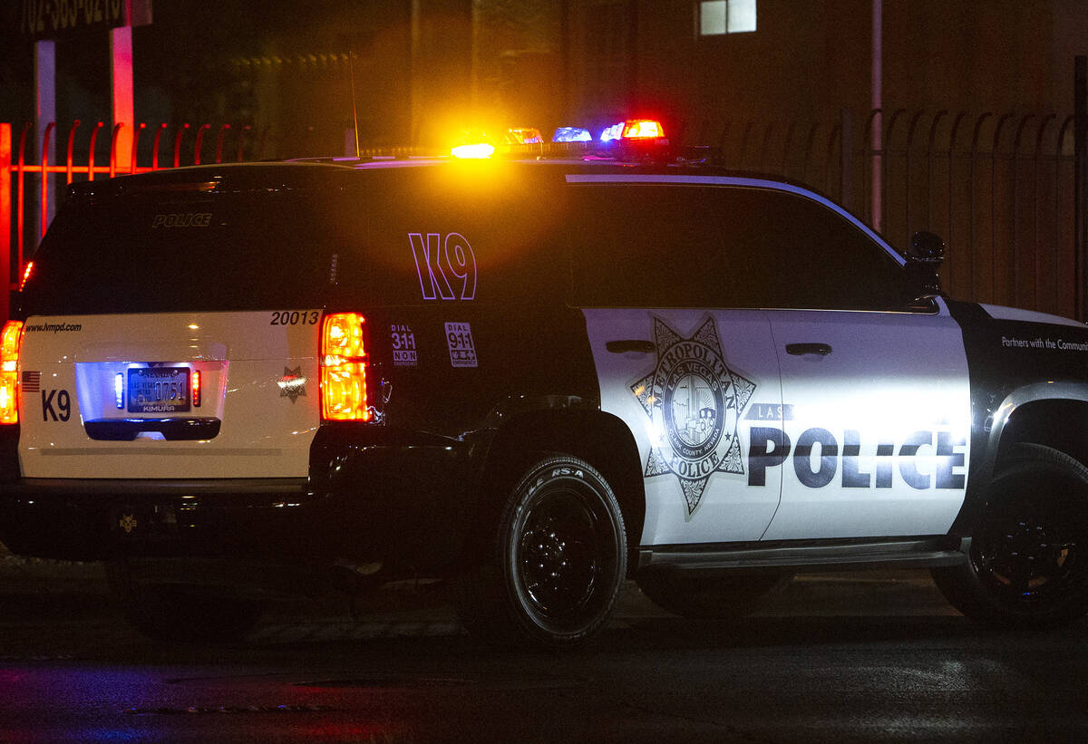 Las Vegas police investigate pair of overnight killings