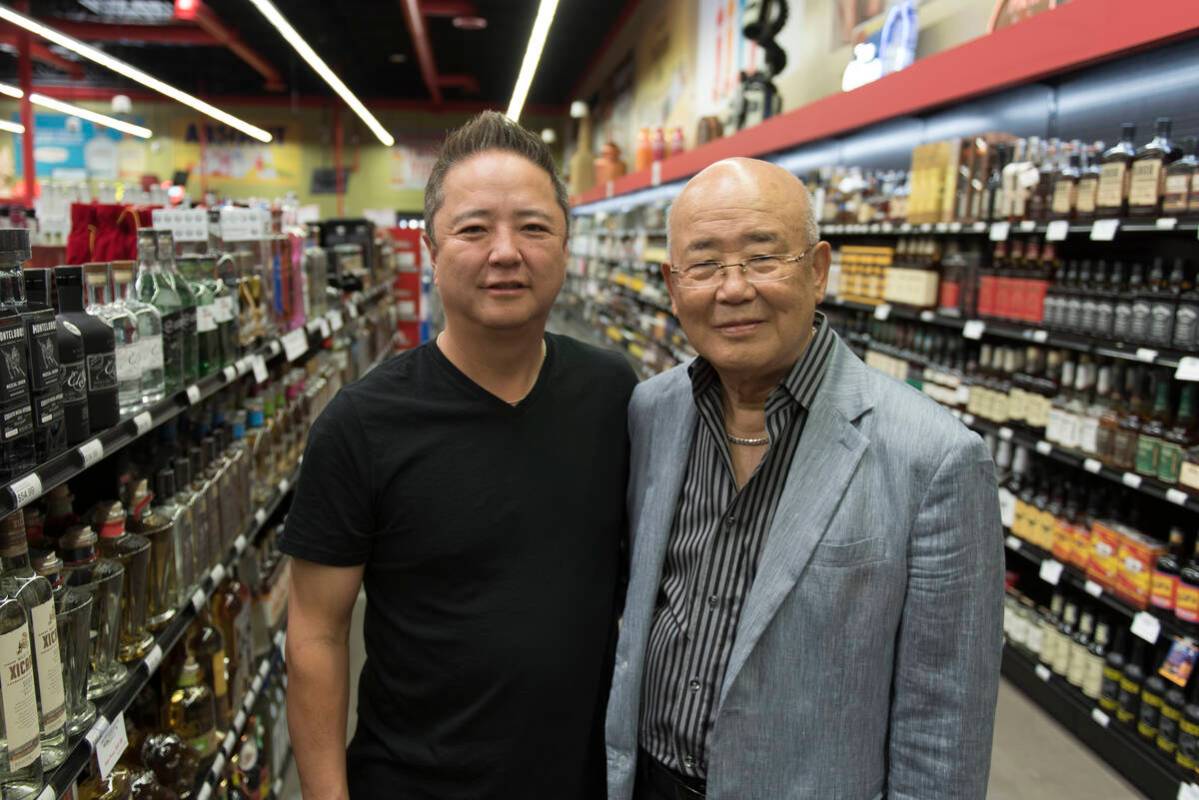 Kenny Lee, owner of Lee's Liquors, killed in car crash | Las Vegas  Review-Journal