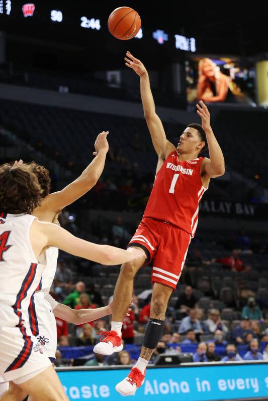 during the second half of the NCAA Maui Invitational basketball championship at the Michelob Ul ...