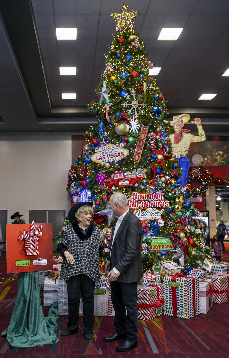 Cowboy Christmas Begins With Tree Lighting, Live Entertainment | Las Vegas Review-Journal