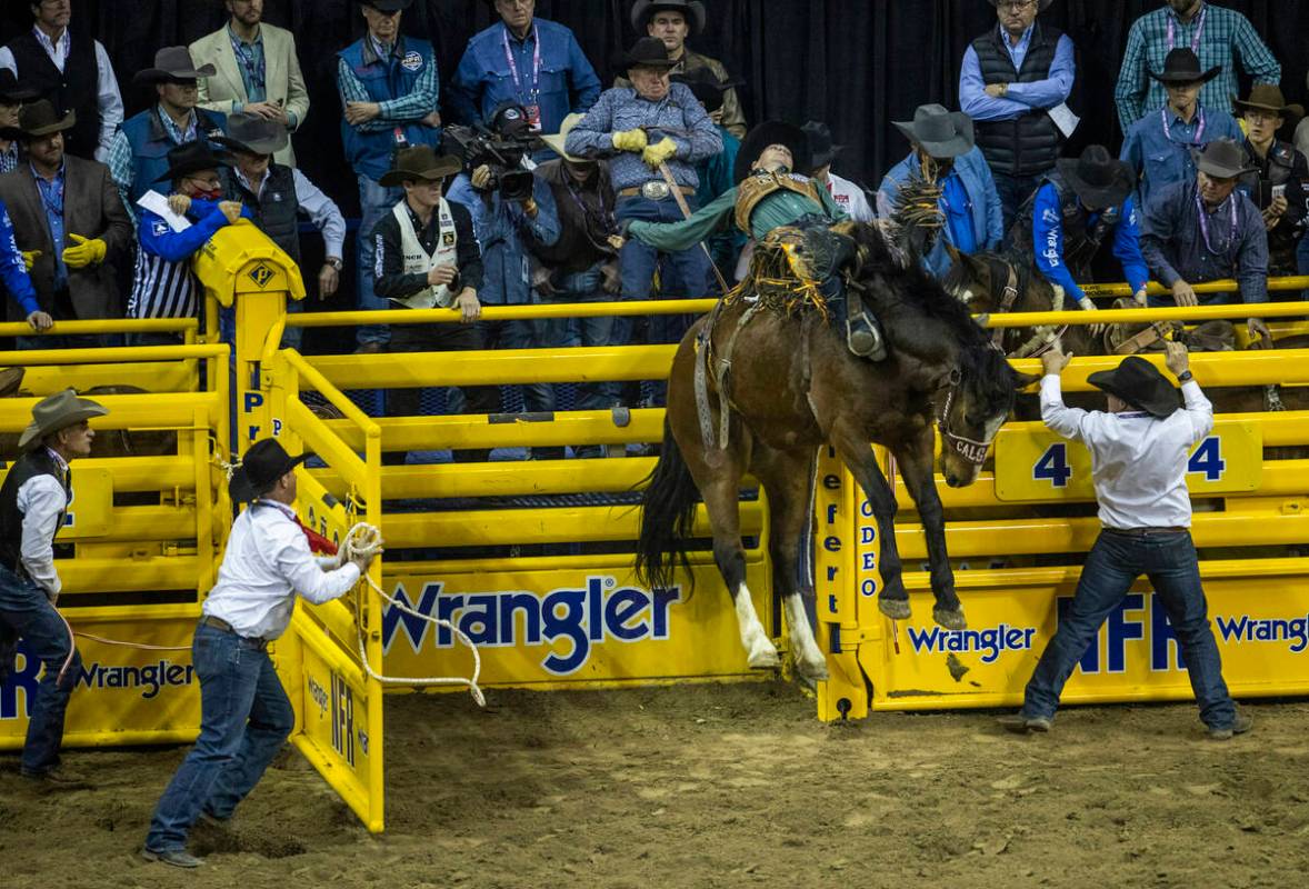 Tegan Smith of Winterset, IA., rides YesterdayÕs Delivery to first place in Saddle Bronc R ...