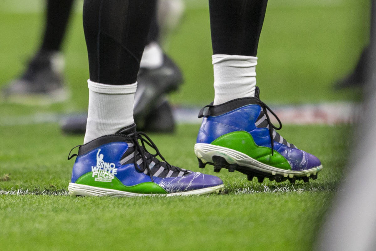 Raiders tight end Foster Moreau (87) wears his My Cause My Cleats during the second quarter of ...