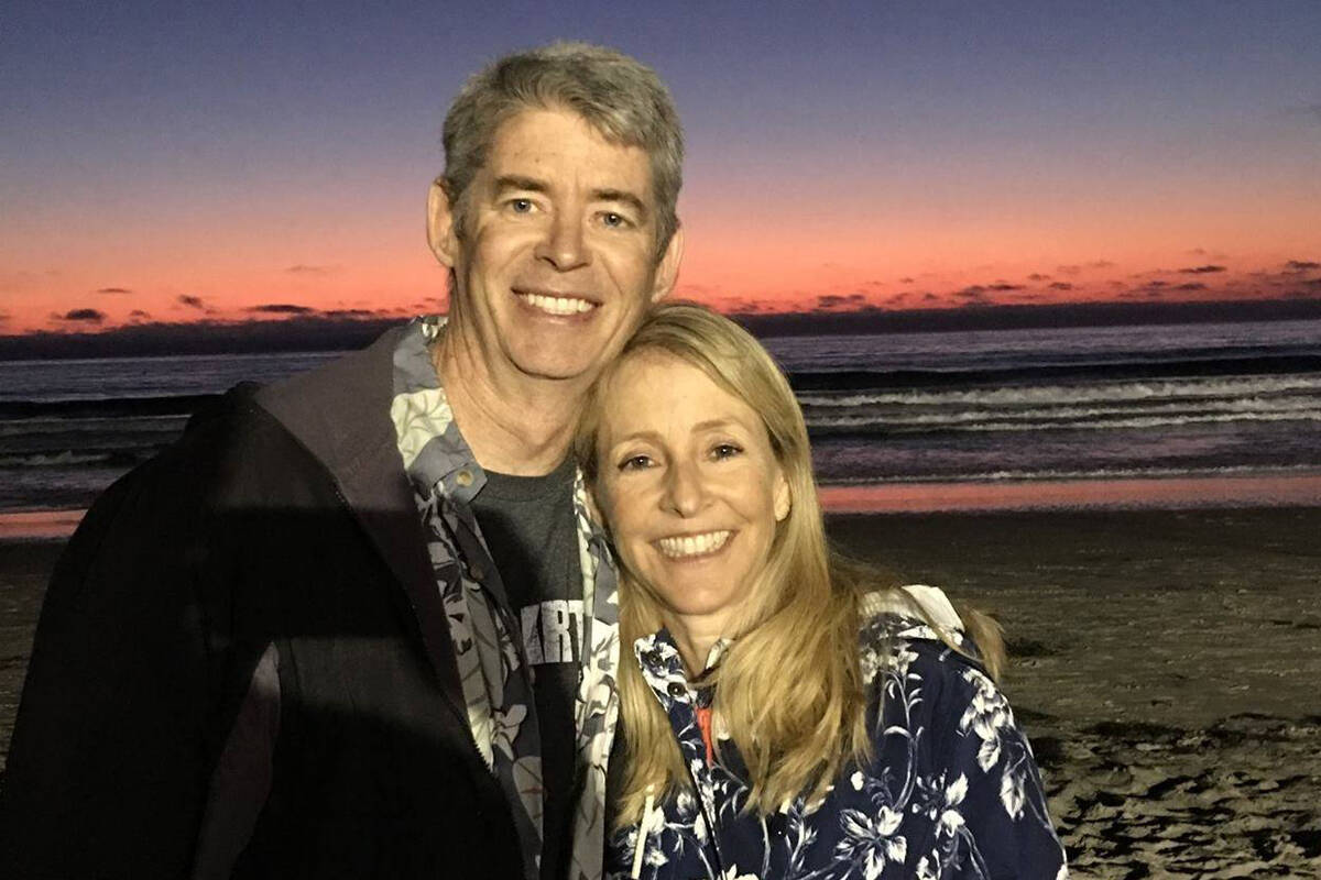 Elisabeth Kimmel, right, and her husband Gregory (Facebook)