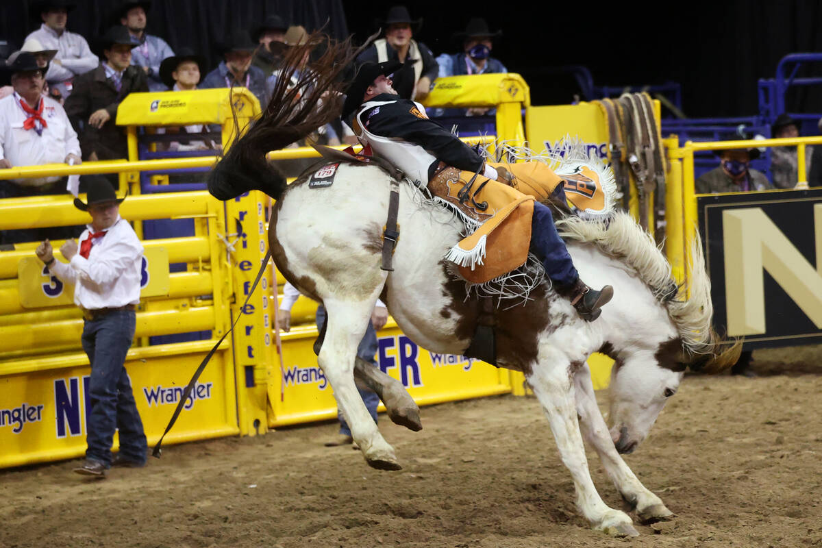 NFR final goround recap Kaycee Feild wins 6th bareback world title