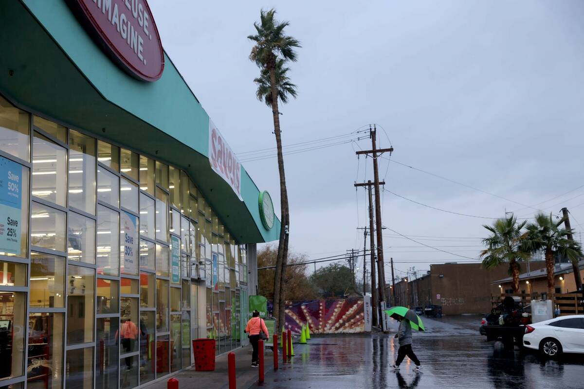Rain falls at the Huntridge Shopping Center in Las Vegas Tuesday, Dec. 14, 2021. (K.M. Cannon/L ...