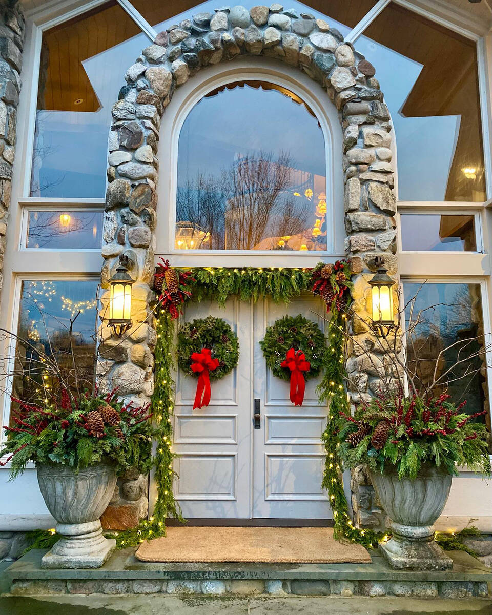 Christopher Todd designed the holiday decorations for the New York home of Vanessa Williams. (C ...
