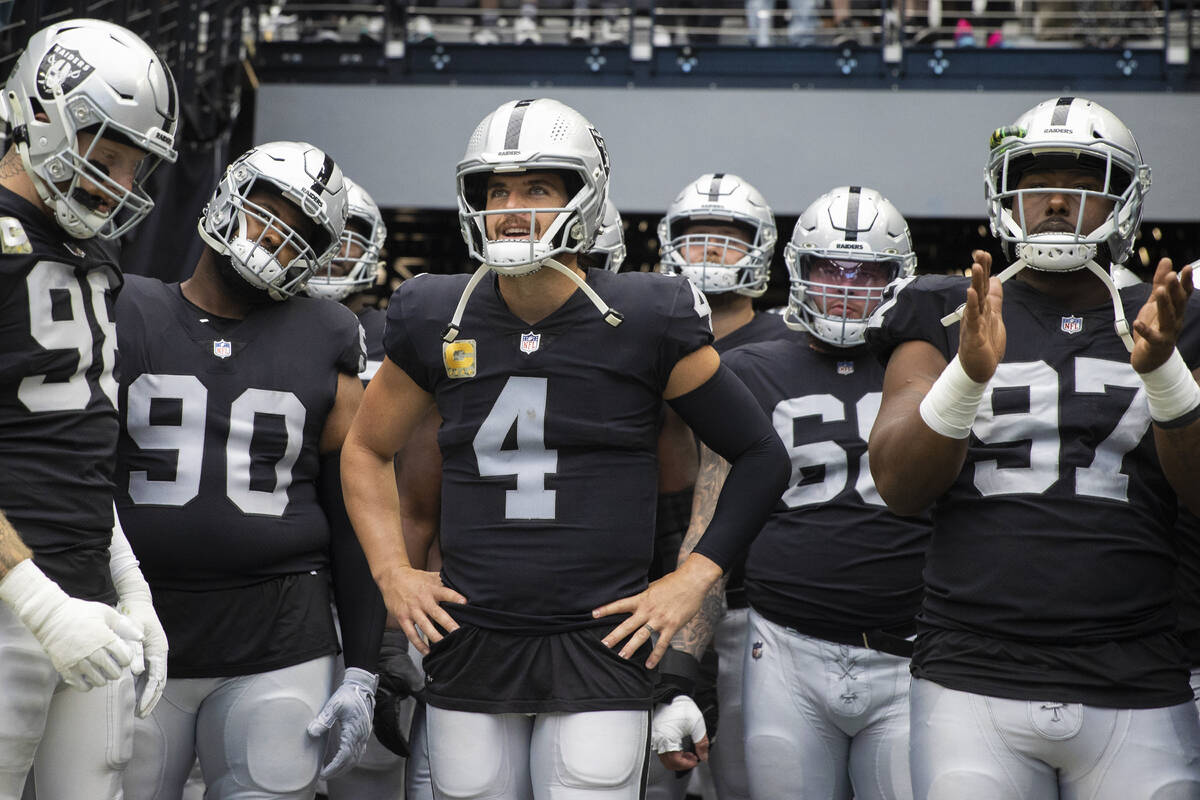 Reports: Raiders' Derek Carr Leaves Team Following Demotion