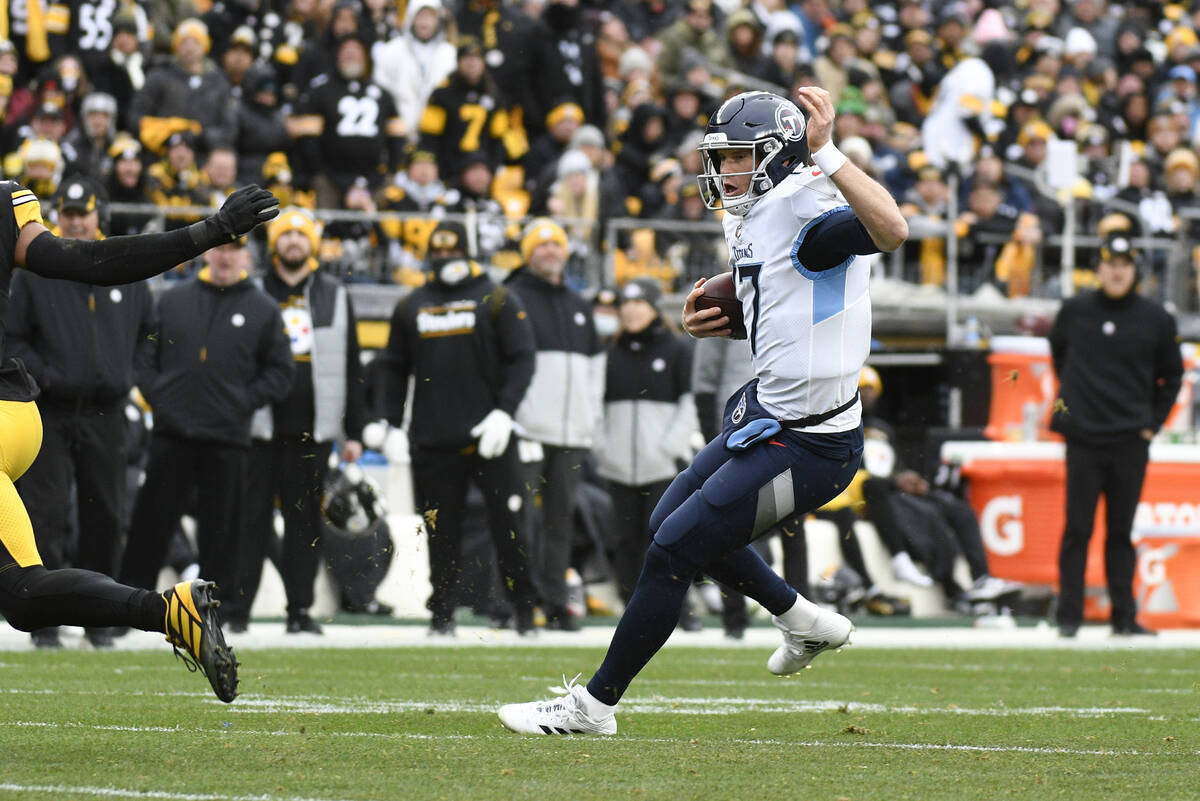 Tennessee Titans quarterback Ryan Tannehill (17) plays in an NFL football game against the Pitt ...