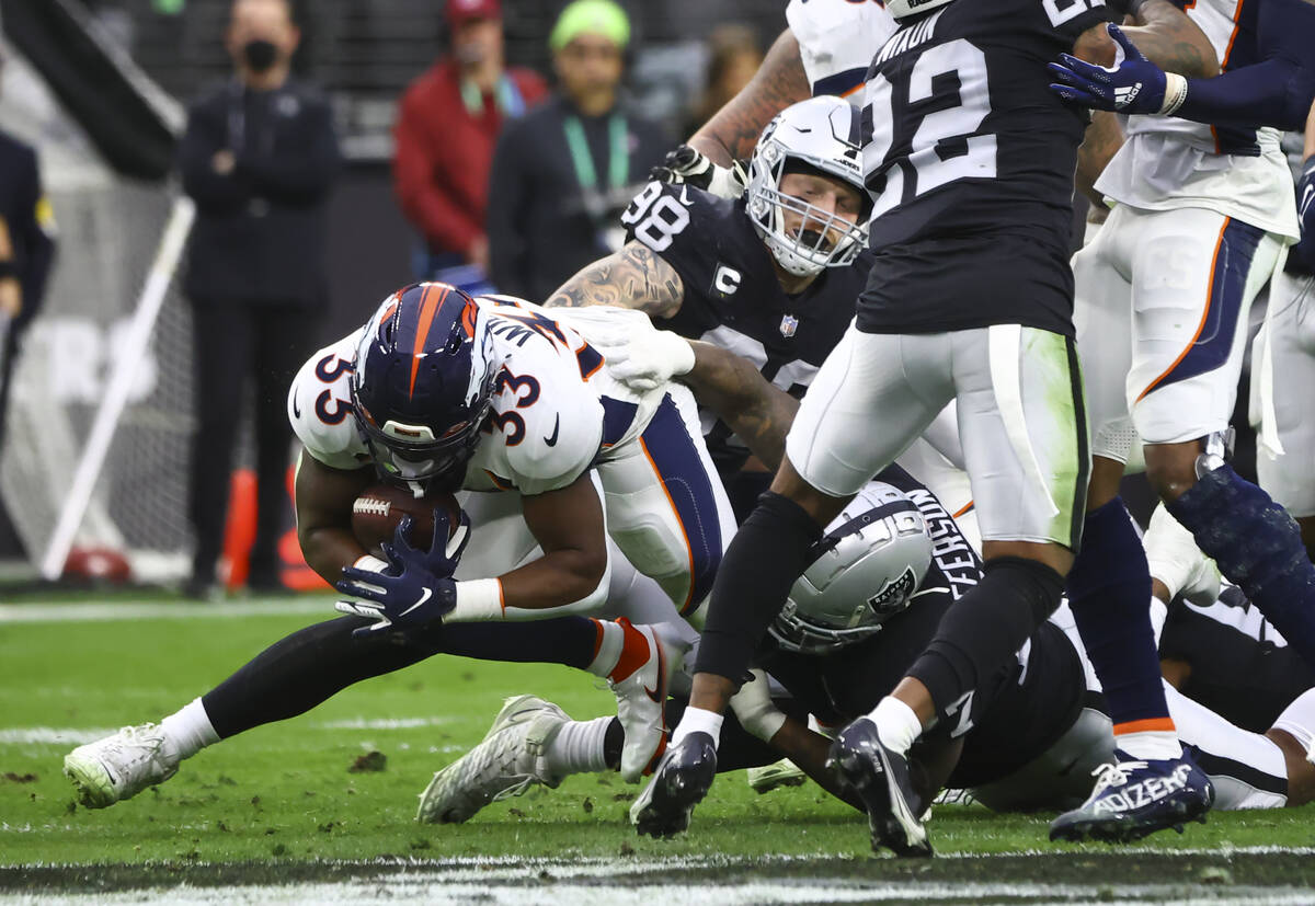 Dominant defense keys Raiders’ victory over Broncos
