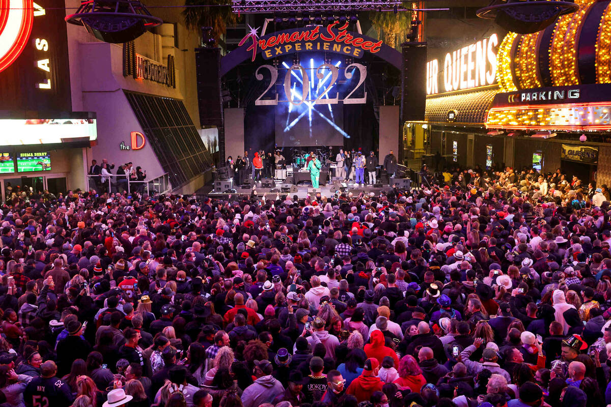 Downtown Las Vegas ushers in 2022 with rockin’ party — PHOTOS New