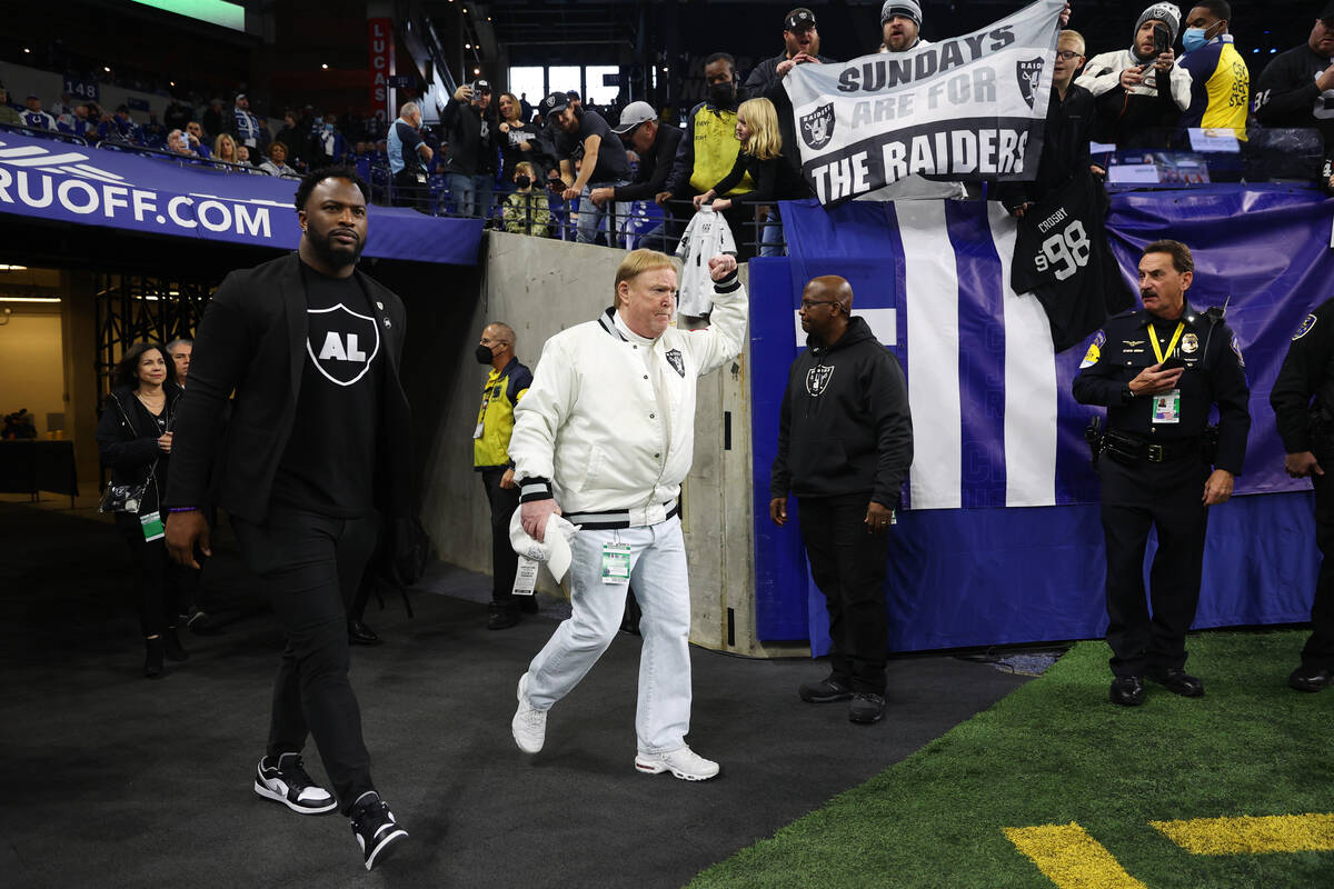 Raiders proprietor  Mark Davis takes the tract  earlier  the commencement  of an NFL shot   crippled  against the I ...