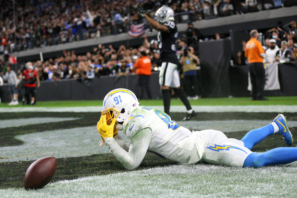 Los Angeles Chargers wide receiver Mike Williams (81) reacts after missing a catch while under ...