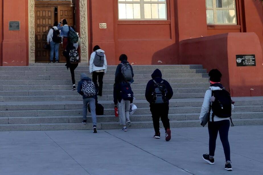 Students arrive at Las Vegas Academy on the first day of school after winter break Wednesday, J ...