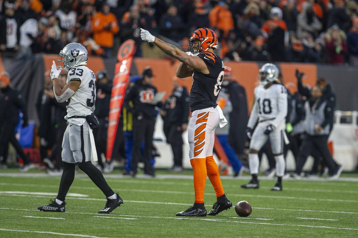 Cincinnati Bengals tight end C.J. Uzomah (87) celebrates a catch during the first half of an NF ...