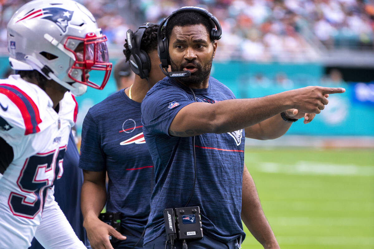 New England Patriots inside linebackers coach Jerod Mayo gestures on the sidelines during an NF ...
