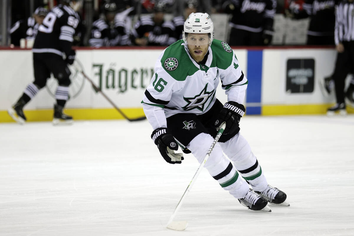 Dallas Stars center Joe Pavelski (16) skates against the New Jersey Devils during the third per ...