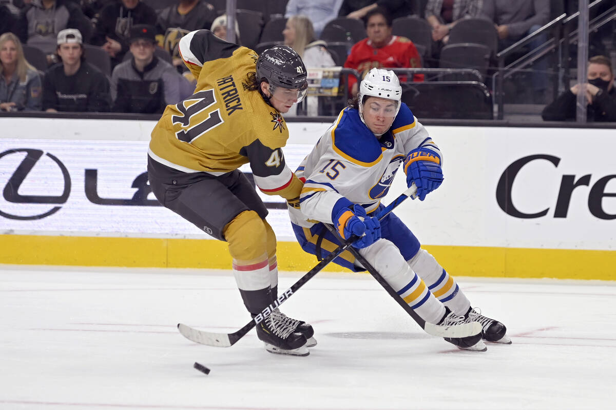 вегас голден найтс картинки вертикальные. баффало сейбрз вегас голден найтс матч. арена бостон нхл. баффало сейбрз вегас голден найтс матч. джек айкел с кубком.