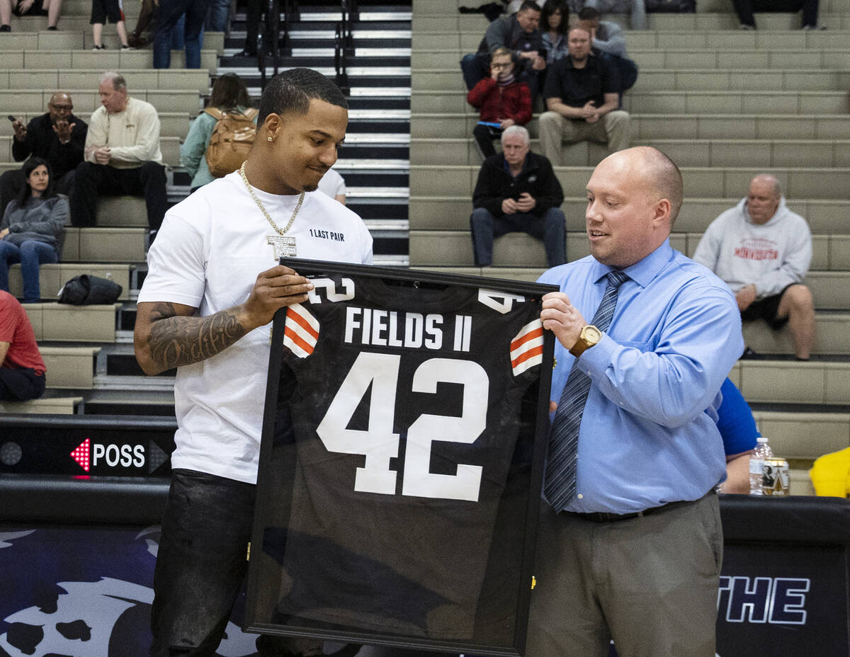 Las Vegas high school honors Cleveland Browns rookie Tony Fields Ron