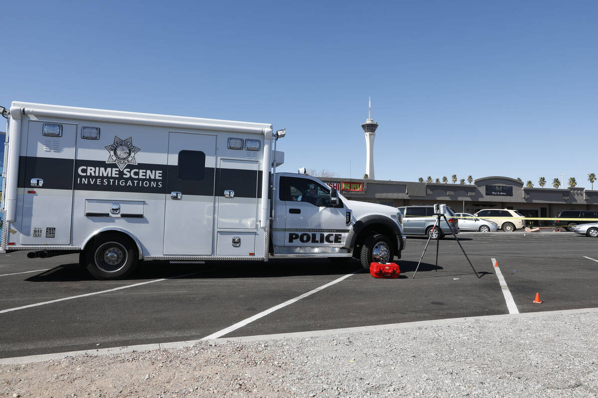 Las Vegas police investigate at Mannyճ Glow Ultra Lounge & Restaurant, 953 E. Sahara ...
