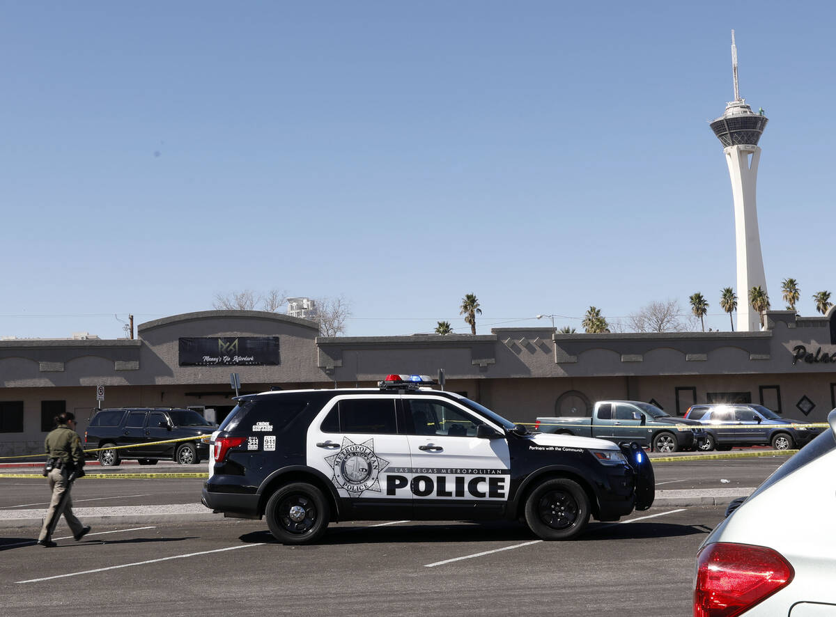 Las Vegas police investigate at Mannyճ Glow Ultra Lounge & Restaurant, 953 E. Sahara ...