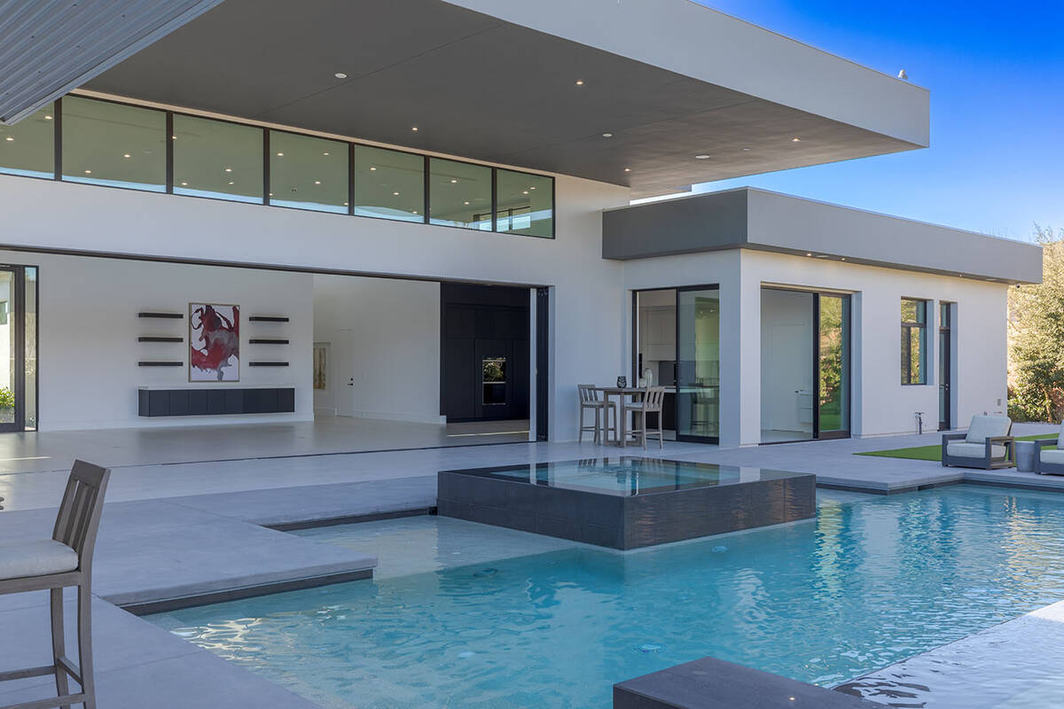 The backyard has pool and spa. (Rob Jensen Co)
