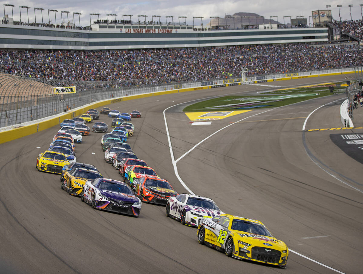 NASCAR Cup Series driver Ryan Blaney (12) leads the pack during the Pennzoil 400 NASCAR Cup Ser ...