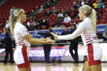 Fresno State Bulldogs guards Hanna Cavinder, left, and Haley Cavinder before the start of a Mou ...