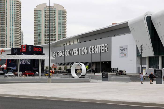 Las Vegas Convention Center expansion, other projects fuel future