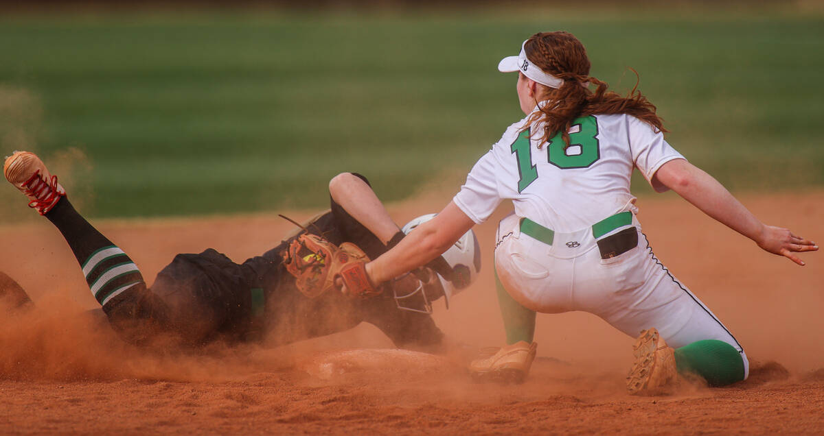 Palo Verde’s Mya Bartlett (18) attempts to tag out Green Valley’s Aspyn Beattie ( ...
