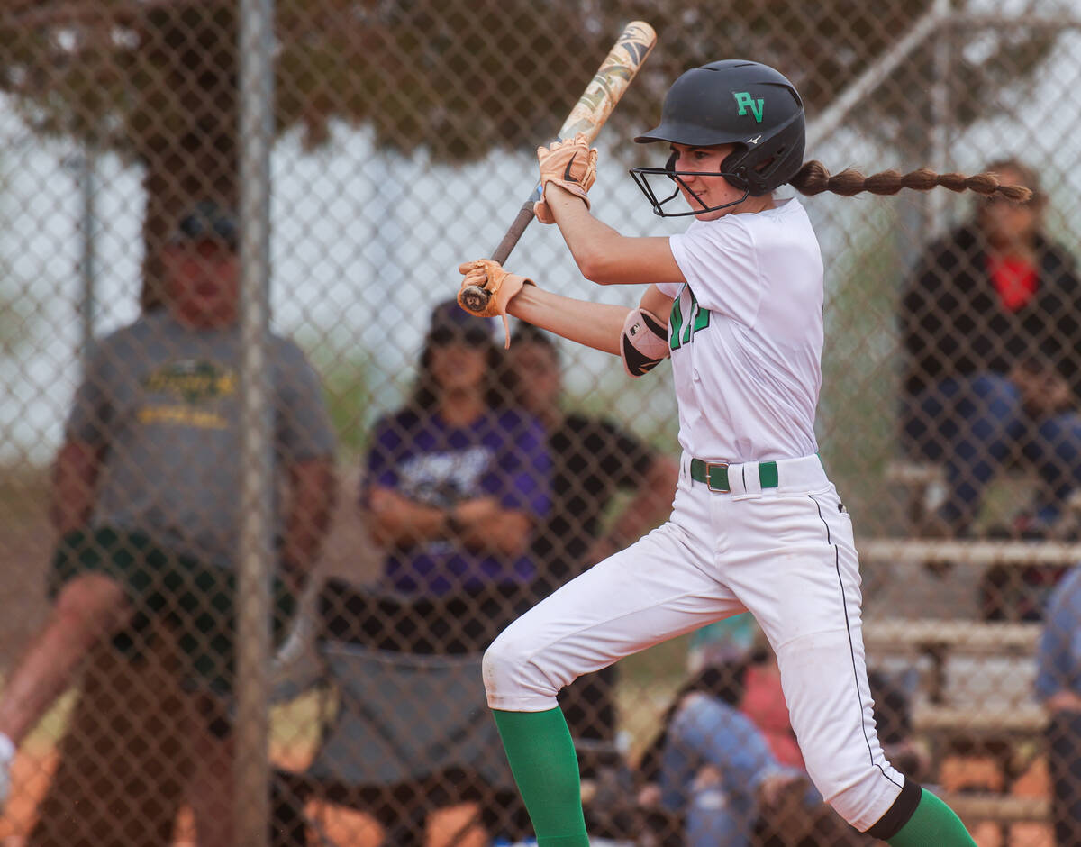 Palo Verde’s Alexis Millsop (3) swings during a girls high school softball game against ...