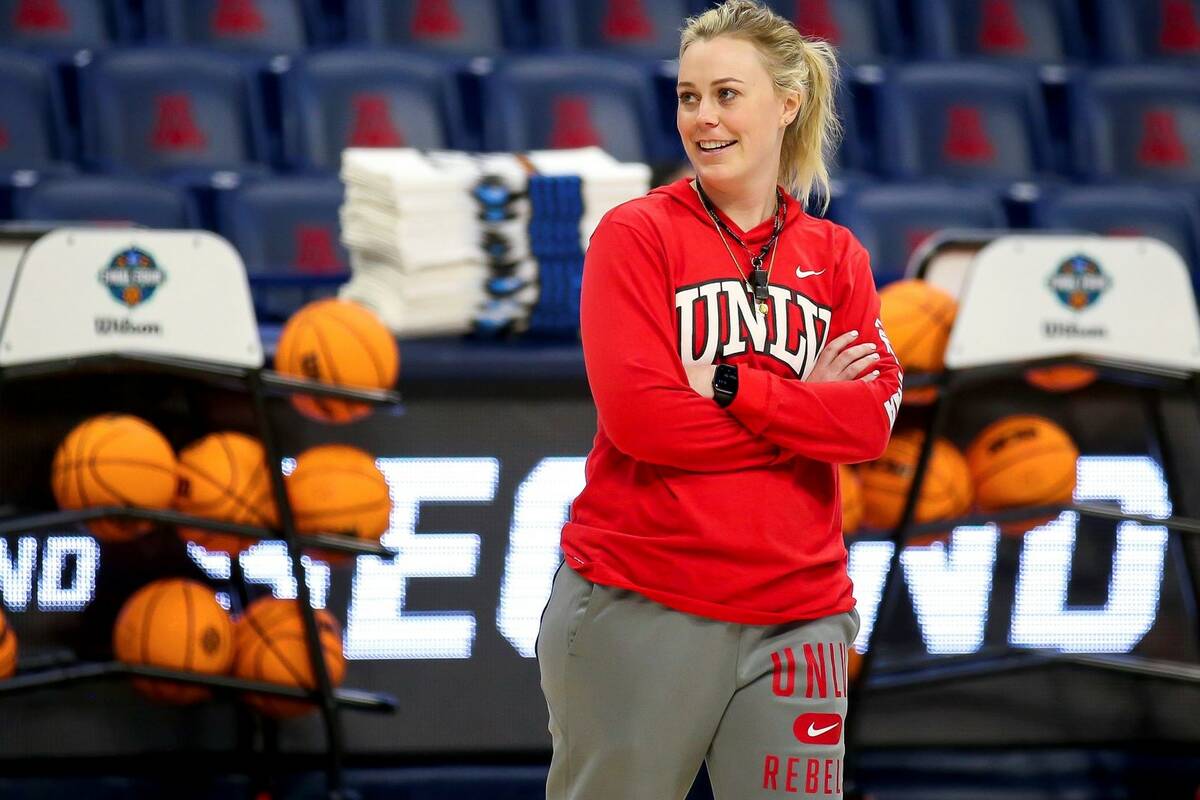 Lindy La Rocque dari UNLV memiliki hubungan pribadi yang dekat dengan Arizona