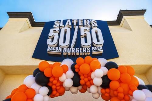 Restoran 50/50 Slater buka di dekat Summerlin