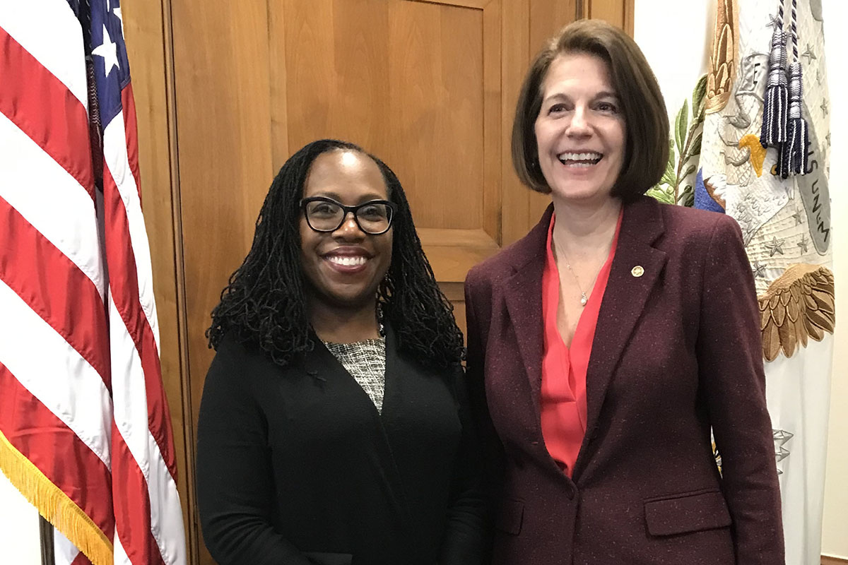 Senator Nevada Cortez Masto akan memberikan suara untuk mengkonfirmasi Ketanji Brown Jackson