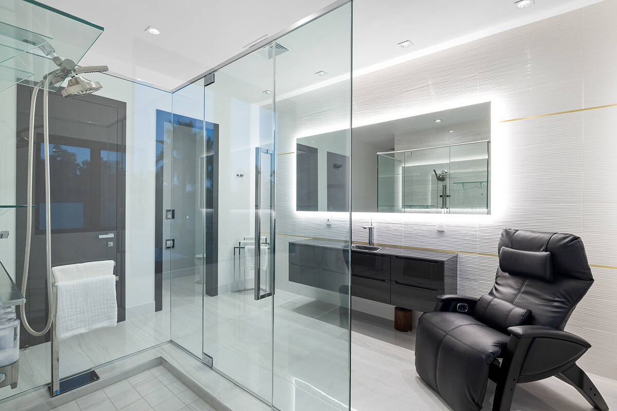 Spa bath. (Napoli Group)